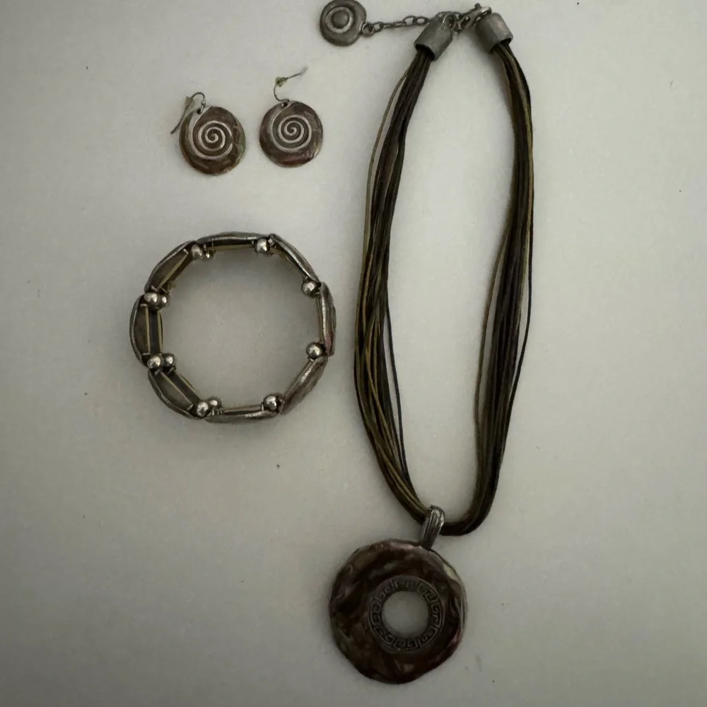 Elegant Silver and Brown Jewelry Set
